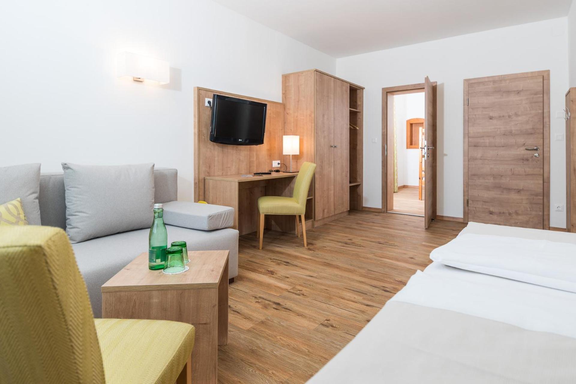 Hotel Zur Post Dobriach Exterior photo